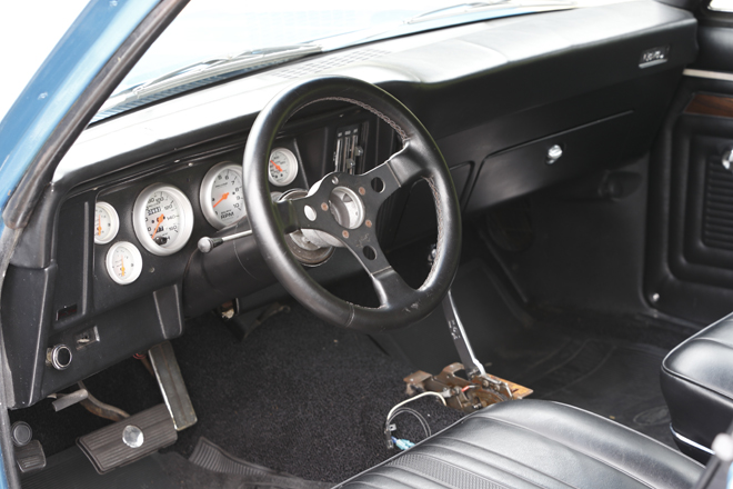 1970y シボレー ノバ　インパネ周りは全面的にカスタム