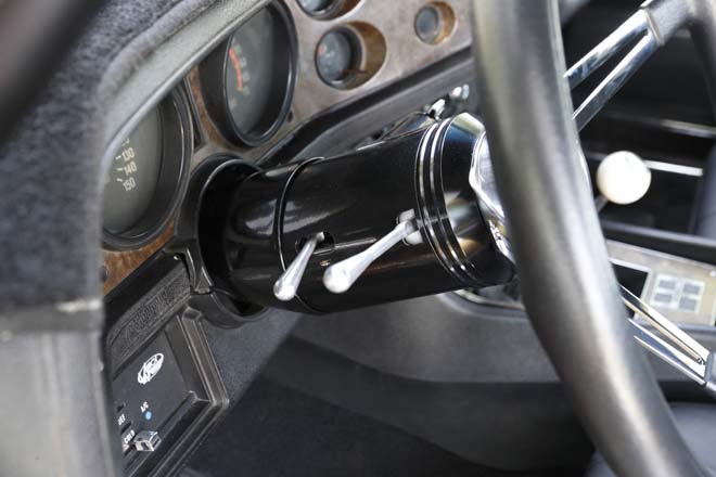 1970y Chevrolet CAMARO RS　チルトレバーを装着