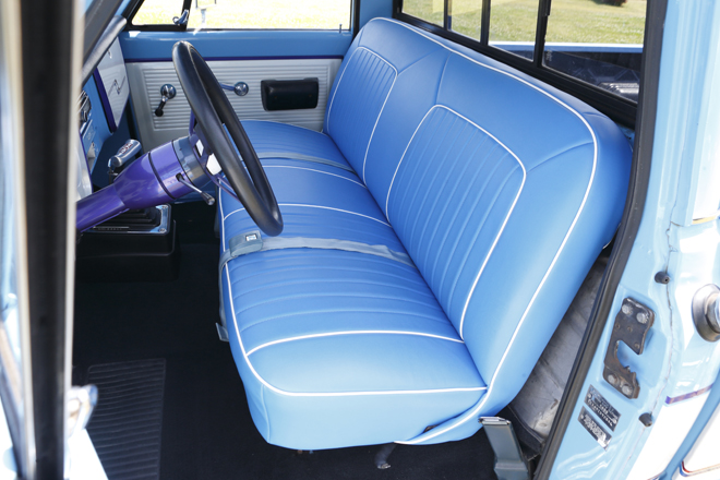 TDO MOTORING 1969y Chevrolet C-10　シート内装