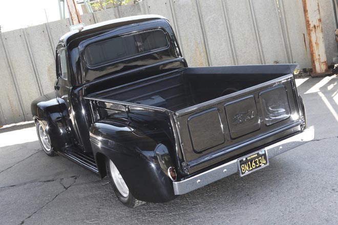 1951y FORD TRUCK　バックスタイル