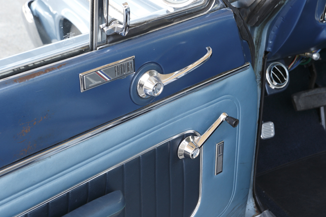 1965y FORD FALCON　パワーウィンドウは手動式のレギュレーターハンドル