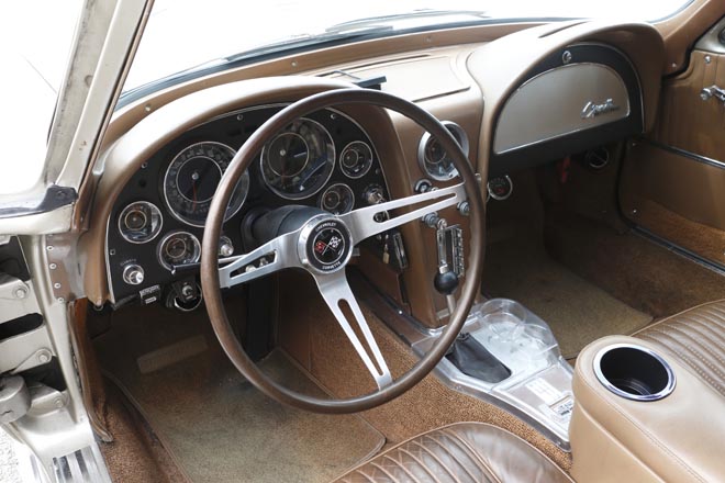 1967y Chevrolet CORVETTE C2　ハンドル