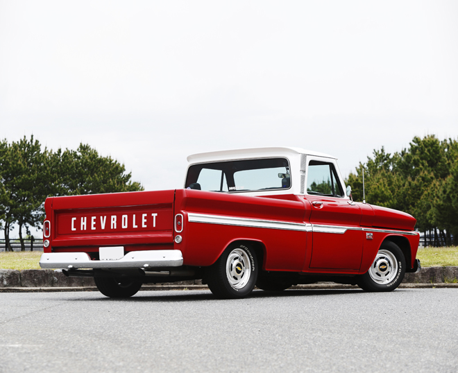 ピックアップトラック シボレー C-10　バックスタイル