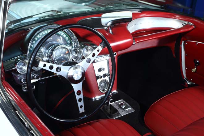 1958 CHEVROLET CORVETTE C1　ハンドル