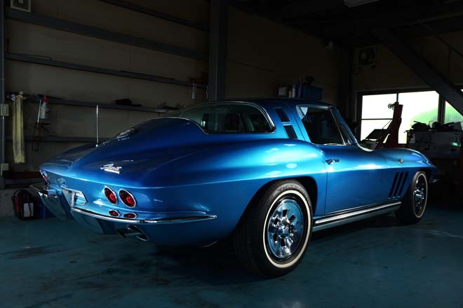 1965 CHEVROLET CORVETTE StingRay C2　バックスタイル