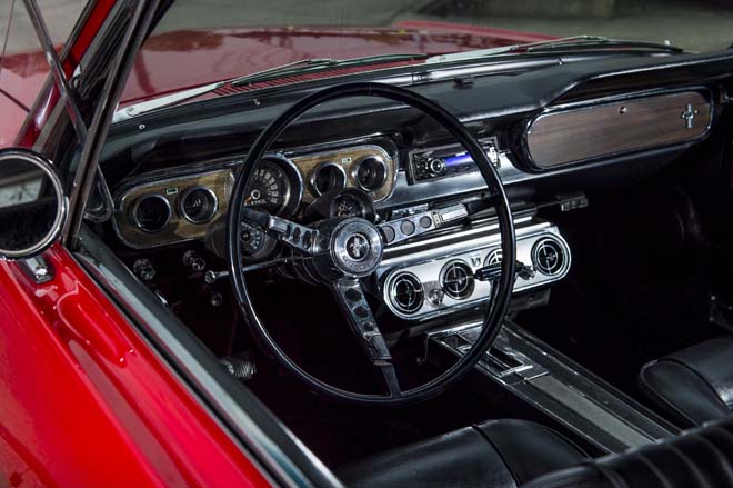 1965y FORD MUSTANG GT COUPE　ハンドル