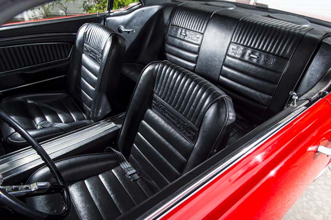 1965y FORD MUSTANG GT COUPE　シート