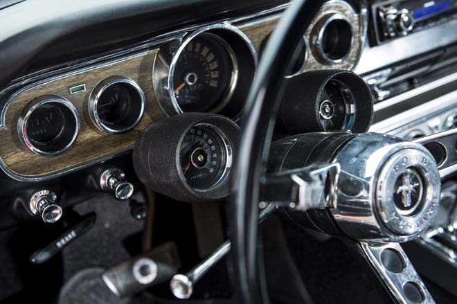 1965y FORD MUSTANG GT COUPE　計器類