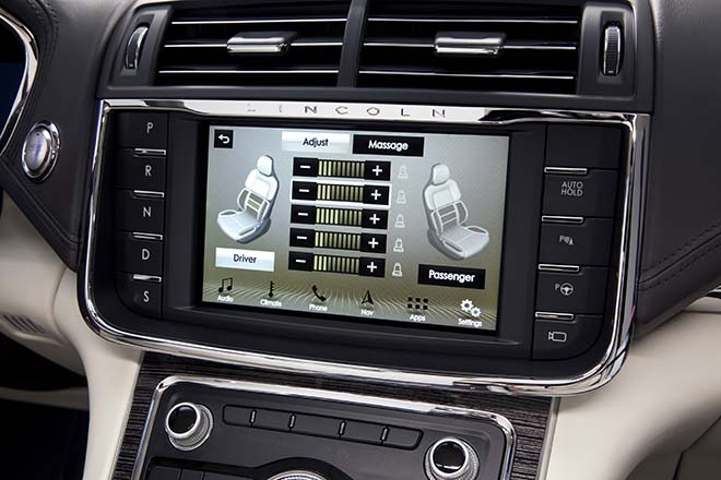 2017 Lincoln Continental　パネル周り
