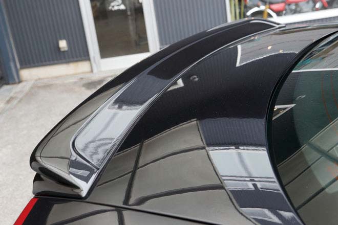 クライスラー300C トランクリッド部分にもXENONのエアロパーツを装着