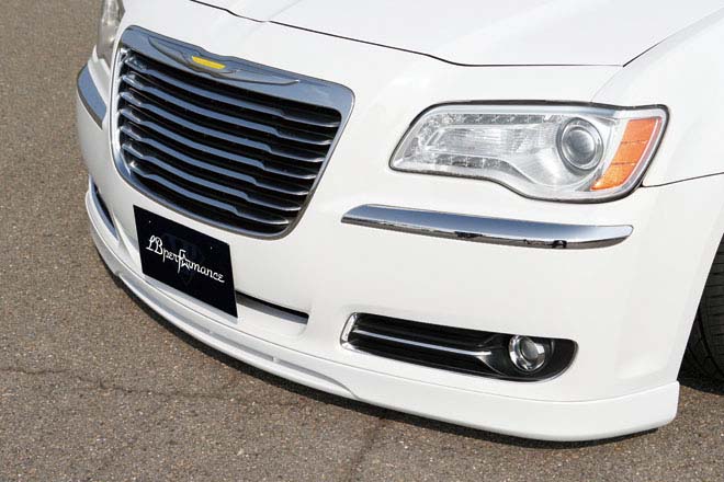 CHRYSLER 300C CUSTOMIZE　フロントグリル