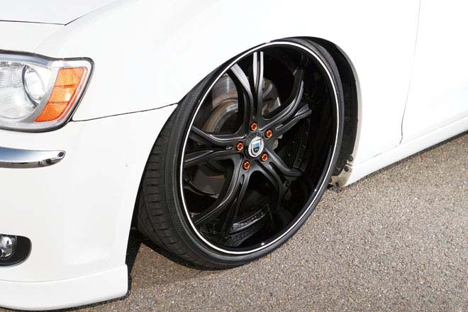 CHRYSLER 300C CUSTOMIZE　ホイール