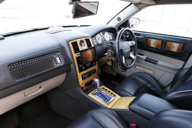 CHRYSLER 300C CUSTOMIZE　内装