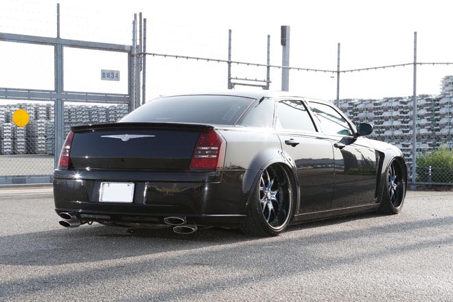 CHRYSLER 300C CUSTOMIZE　バックスタイル