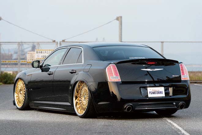 CHRYSLER 300C CUSTOMIZE　バックスタイル