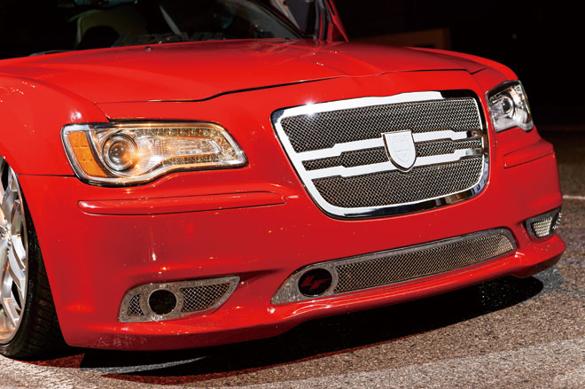 CHRYSLER 300C CUSTOMIZE　グリルはレクサーニ