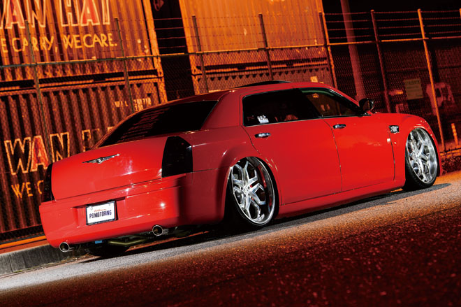 CHRYSLER 300C CUSTOMIZE　バックスタイル