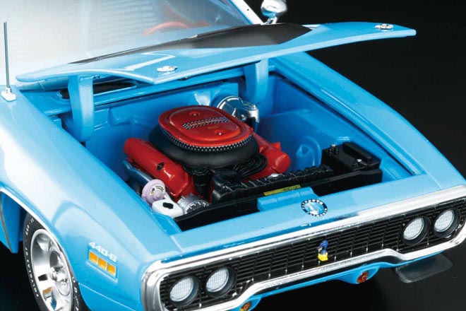 1/18 auto world 1971 Plymouth Road Runner エンジンルーム