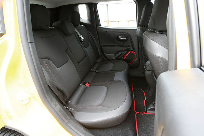 Jeepのニューフェイス「レネゲード」
