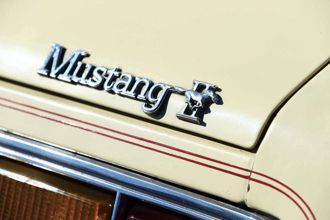 1976 FORD MUSTANG GHIA、1976 フォードマスタング GHIA