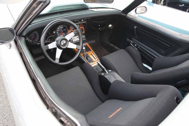 73年型C3コルベット　バケットシートの名門レカロ社製に変更