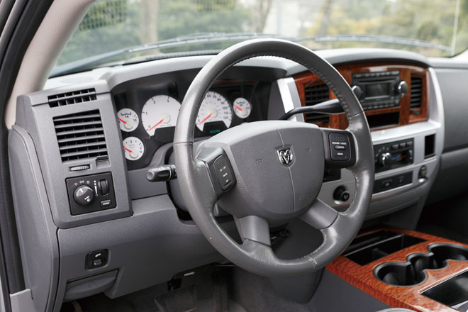 2006y Dodge Ram TURBO DIESEL　運転席