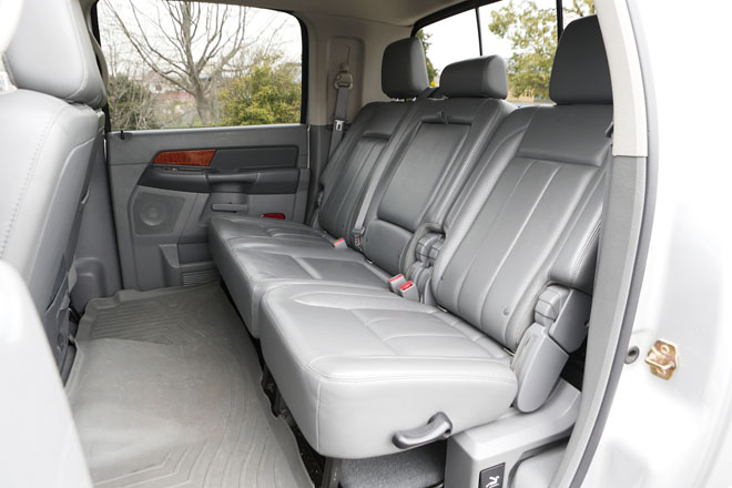 2006y Dodge Ram TURBO DIESEL　シート