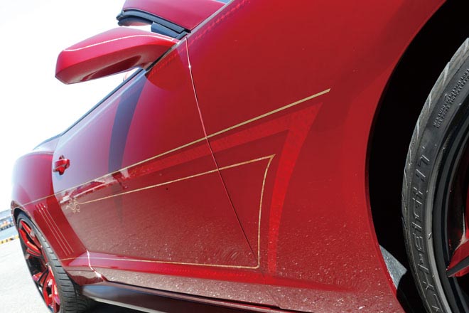2011y CHEVROLET CAMARO　ボディに流れるゴールドリーフ