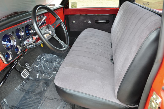 1967y CHEVROLET C10　運転席