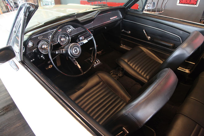 1967フォードマスタング　シート