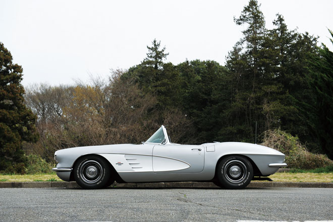 1961y CHEVROLET CORVETTE　C1　サイド