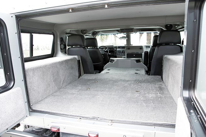 1997 HUMMER H1　トランクルーム