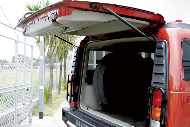 2003 HUMMER H2　トランク