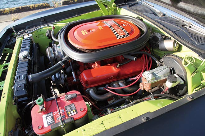 1970y PLYMOUTH AAR 'CUDA、1970y プリマス AARクーダ　エンジンルーム
