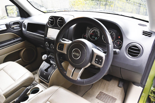 ジープパトリオット、Jeep PATRIOT　ステアリング