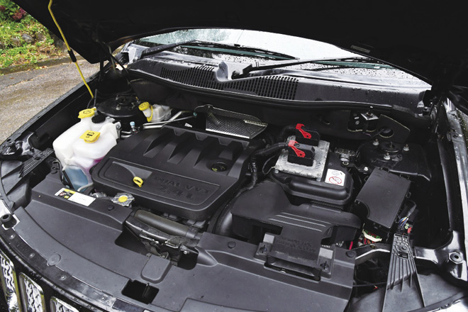 ジープコンパス、JEEP COMPASS　エンジンルーム