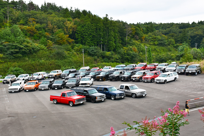 C/K CAMP　アメ車が並ぶ