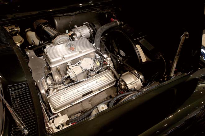 搭載された327（5360cc） エンジンは5種。