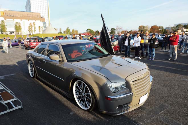 The Finest SEDAN CHRYSLER 300 やすさん