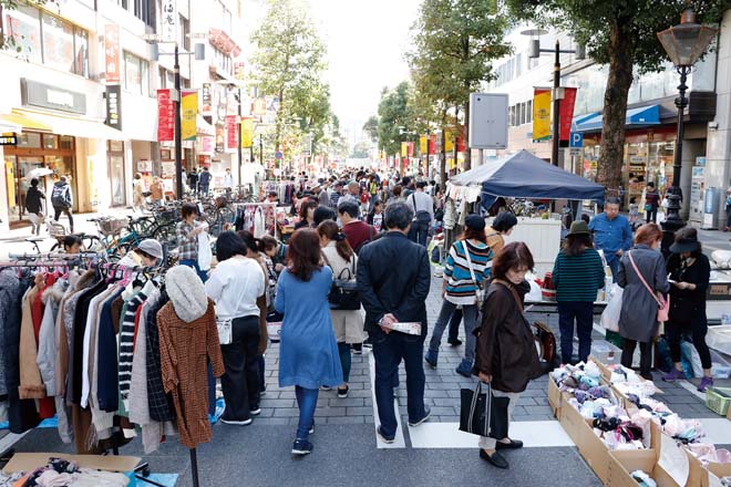 千葉市中央区ふるさとまつり 栄町楽市バザール＆のみの市