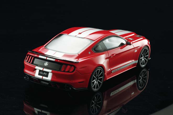 1/18 2015 SHELBY GT、ミニカー