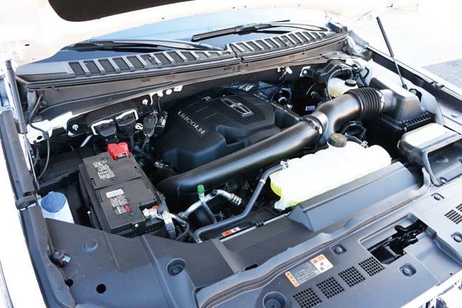 エンジンはラプターと同じ3.5ℓ V6のECO BOOSTを搭載。