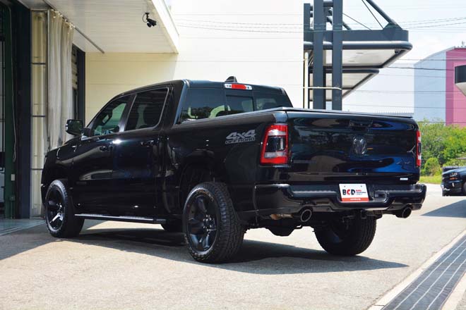 2019 RAM1500ビッグホーン ブラックアピアランスパッケージ