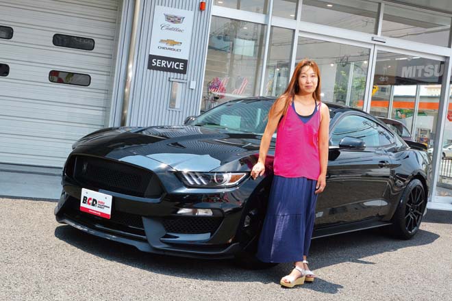 FORD MUSTANG SHELBY GT350、アメマガガール