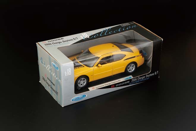 1/18 2006 DODGE CHARGER DAYTONA R/T