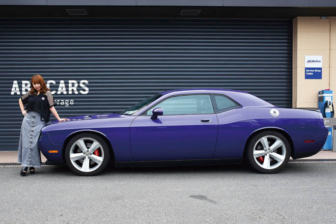 DODGE CHALLENGER SRT8、ダッジ チャレンジャーSRT8、アメマガガール