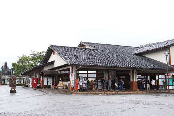 道の駅 井波　いなみ木彫りの里 創遊館