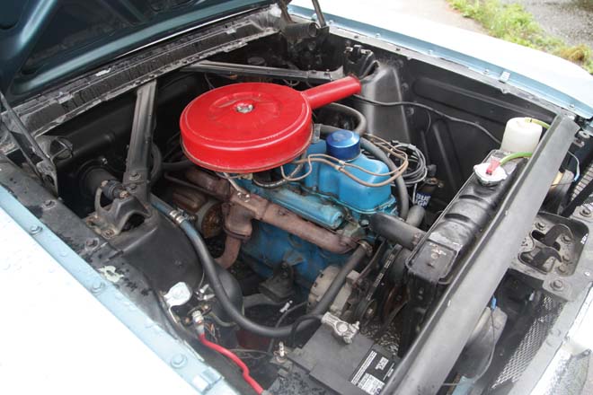 搭載エンジンはスタンダードな直列6気筒170ci