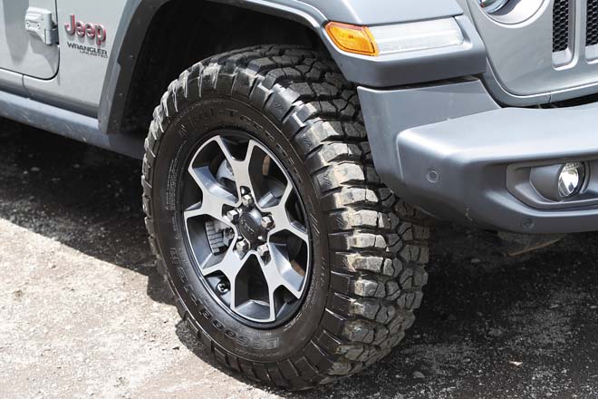 BFGoodrich Mud-Terrain T/A KM2