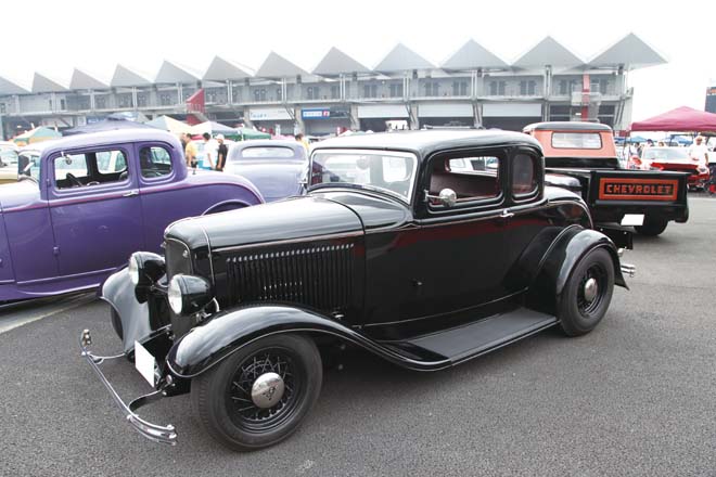 1932 Ford Model B 5window Coupe